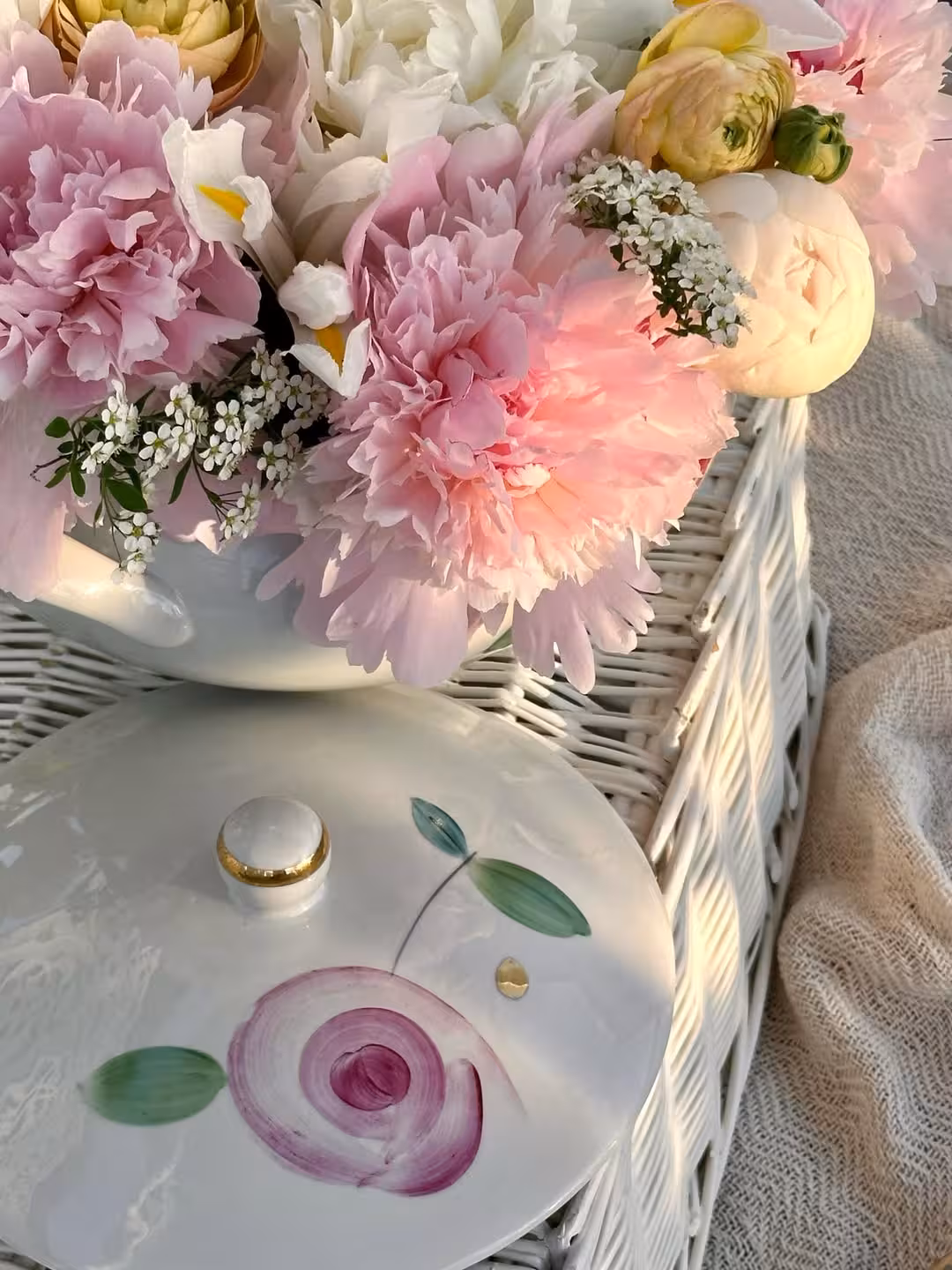An evening of art amid the fragrance of peonies '26